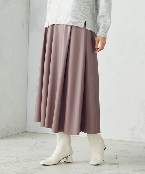 COMME CA ISM（コムサイズム）の「フェイクレザー　タックフレアースカート（スカート・レディース・ブラック/ピンク/モカ・MEDIUM/LARGE）」の9枚目の写真