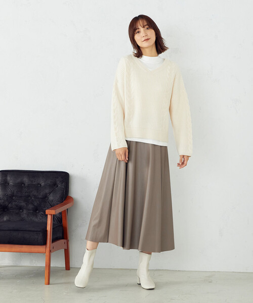 COMME CA ISM（コムサイズム）の「フェイクレザー　タックフレアースカート（スカート・レディース・ブラック/ピンク/モカ・MEDIUM/LARGE）」の10枚目の写真