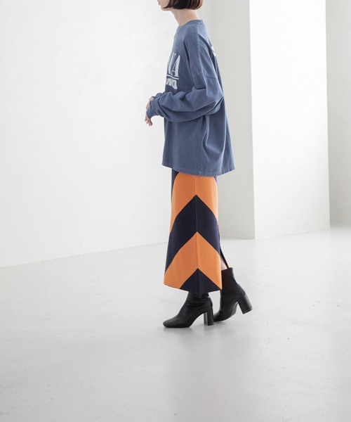 yuw（ユウ）の「バイアスボーダーニットタイトスカート　178503（スカート・レディース・ブラック/ネイビー/グリーン・FREE）」の4枚目の写真