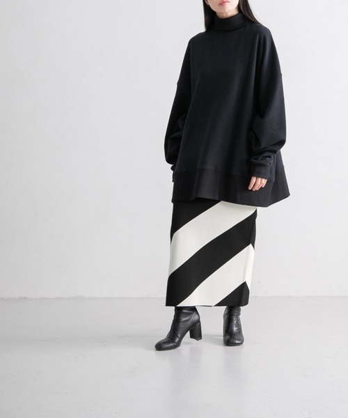 yuw（ユウ）の「バイアスボーダーニットタイトスカート　178503（スカート・レディース・ブラック/ネイビー/グリーン・FREE）」の21枚目の写真