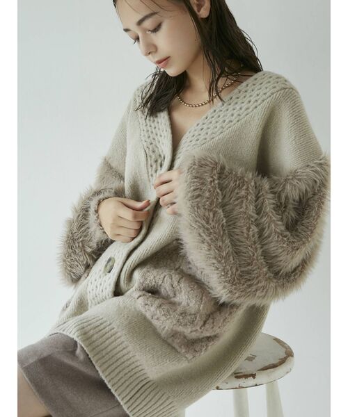 MURUA(ムルーア)の「オーバーボリュームニットカーデ(カーディガン/ボレロ・レディース・ベージュ・FREE)」の4枚目の写真