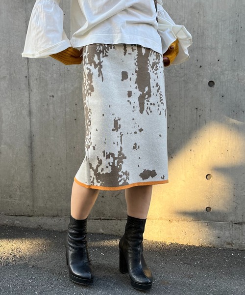 mi via loca（ミヴィアロカ）の「柄ジャガードニットスカート（スカート・レディース・ブルー/イエロー/キナリ/ベージュ・FREE）」の7枚目の写真