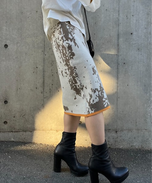 mi via loca（ミヴィアロカ）の「柄ジャガードニットスカート（スカート・レディース・ブルー/イエロー/キナリ/ベージュ・FREE）」の8枚目の写真