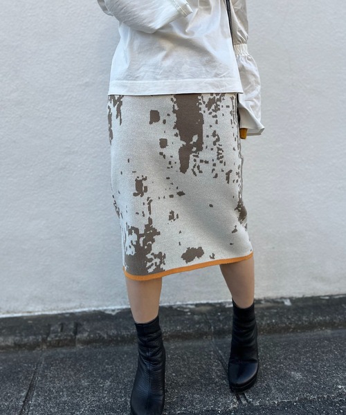 mi via loca（ミヴィアロカ）の「柄ジャガードニットスカート（スカート・レディース・ブルー/イエロー/キナリ/ベージュ・FREE）」の5枚目の写真