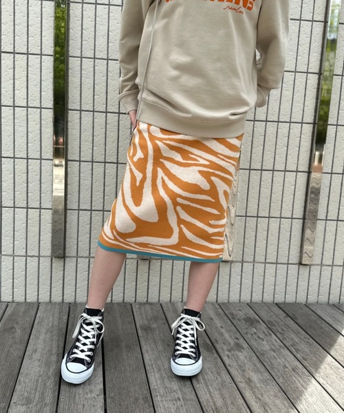 mi via loca（ミヴィアロカ）の「柄ジャガードニットスカート（スカート・レディース・ブルー/イエロー/キナリ/ベージュ・FREE）」の17枚目の写真