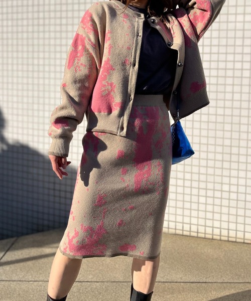 mi via loca（ミヴィアロカ）の「柄ジャガードニットスカート（スカート・レディース・ブルー/イエロー/キナリ/ベージュ・FREE）」の20枚目の写真