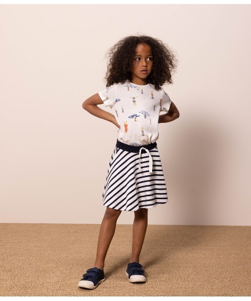 PETIT BATEAU（プチバトー）の「プリント半袖Ｔシャツ（Tシャツ/カットソー・キッズ・オフホワイト・6YEAR/8YEAR/10YEAR/12YEAR）」の3枚目の写真