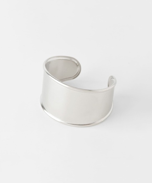 KBF(ケイビーエフ)の「ワイドメタルバングル(ブレスレット・レディース・シルバー/ゴールド・ONE)」の8枚目の写真