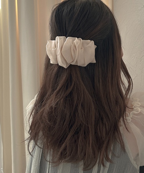 apres jour clair（アプレジュールクレア）の「【apres jour clair×ARIAZ】シアーヘアクリップ（バレッタ/ヘアクリップ・レディース・アイボリー/ダークブラウン/イエロー系その他/グレイッシュベージュ/ブラック/ピンクベージュ・FREE）」の13枚目の写真