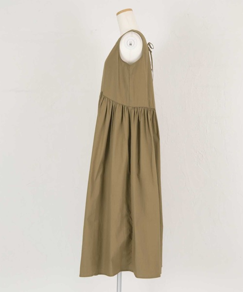 バックリボンギャザーノースリーブワンピース