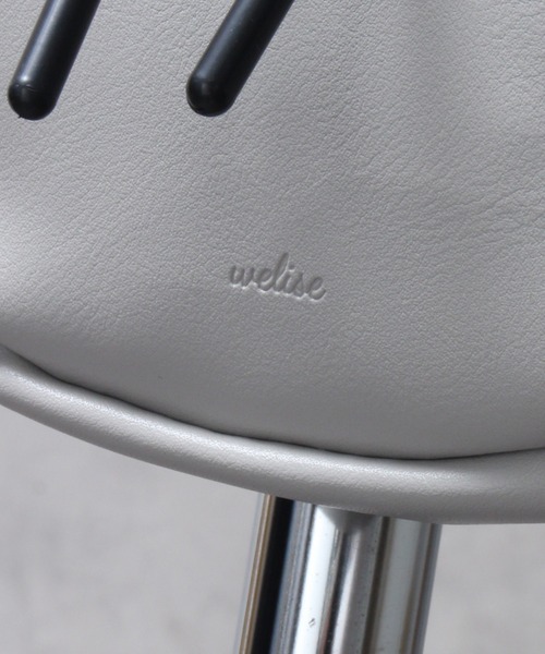 welise(ウェライズ)の「【welise/ウェライズ】ヴィーガンレザーメタルモチーフアジャスターミニ巾着バッグ/ショルダーバッグ ポーチ(ショルダーバッグ・メンズ・ブラック/オフホワイト・FREE)」の12枚目の写真