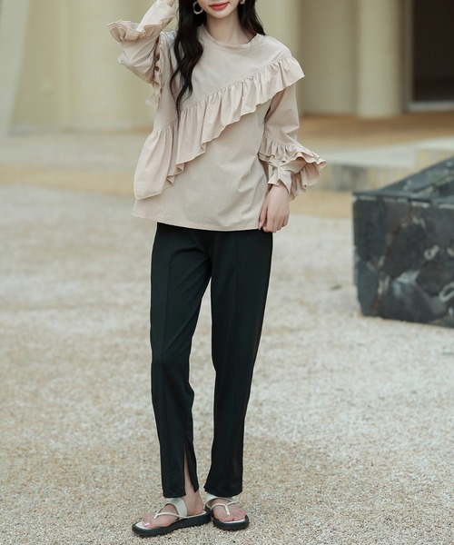 TeddyShop(テディショップ)の「【UVカット率 99%以上】レディース水着 フロント&袖フリルラッシュガードトップス+内スリットテーパードパンツ 上下2点セット(ラッシュガード・レディース・ライトベージュ/ブラウン/ブラック/ネイビー・M/L)」の4枚目の写真