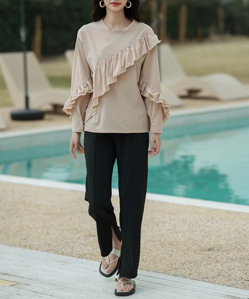 TeddyShop(テディショップ)の「【UVカット率 99%以上】レディース水着 フロント&袖フリルラッシュガードトップス+内スリットテーパードパンツ 上下2点セット(ラッシュガード・レディース・ライトベージュ/ブラウン/ブラック/ネイビー・M/L)」の7枚目の写真