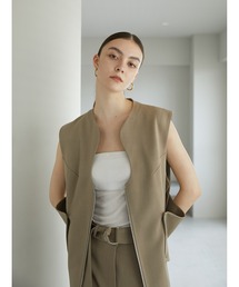 ✳︎美品✳︎ LA PEAU DE GEMドットボタンZIPジレ LA PEAU DE GEM（ラポドゥジェム）の「【LA PEAU DE GEM】ドット