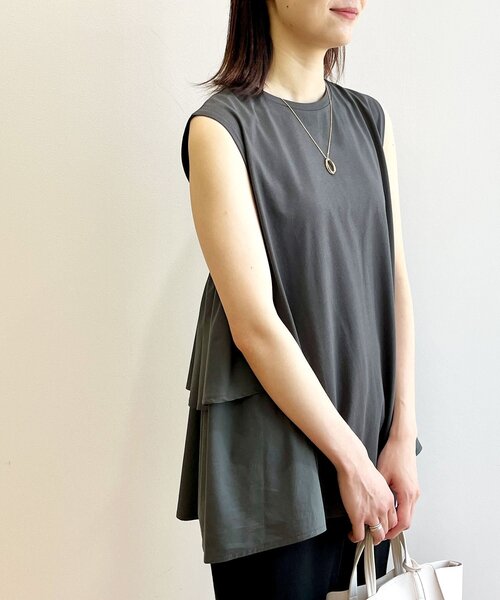 OPAQUE.CLIP（オペークドットクリップ）の「◆ティアードドッキングカットソー【イージーケア/洗濯機洗い可】（Tシャツ/カットソー・レディース・サンドベージュ/チャコールグレー/オフホワイト/ブラック・36/38/40）」の9枚目の写真