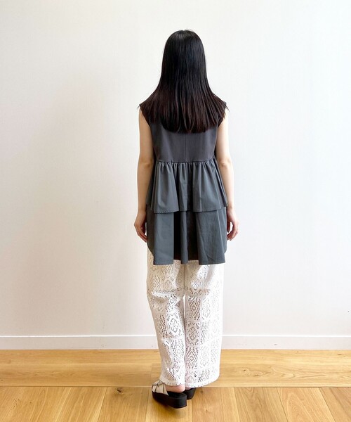 OPAQUE.CLIP（オペークドットクリップ）の「◆ティアードドッキングカットソー【イージーケア/洗濯機洗い可】（Tシャツ/カットソー・レディース・サンドベージュ/チャコールグレー/オフホワイト/ブラック・36/38/40）」の14枚目の写真