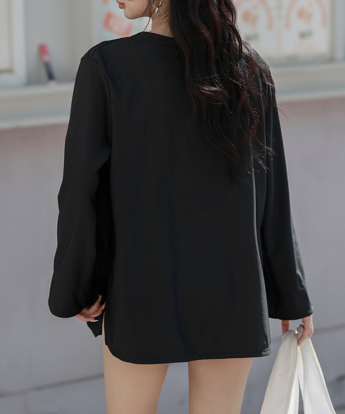 TeddyShop（テディショップ）の「【UVカット率 99.9％以上/UPF50+】レディース水着 長袖キーネックサイドスリットラッシュガード（ラッシュガード・レディース・ブラック・L/M/S/LL）」の5枚目の写真