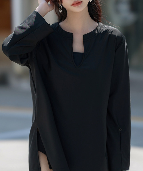 TeddyShop（テディショップ）の「【UVカット率 99.9％以上/UPF50+】レディース水着 長袖キーネックサイドスリットラッシュガード（ラッシュガード・レディース・ブラック・L/M/S/LL）」の7枚目の写真