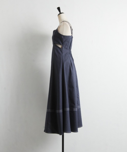 tocco closet(トッコ クローゼット)の「【ZOZO限定】ステッチ入りカットアウトデニムライクキャミワンピース(ワンピース・レディース・インディゴブルー/ブラック・M)」の8枚目の写真