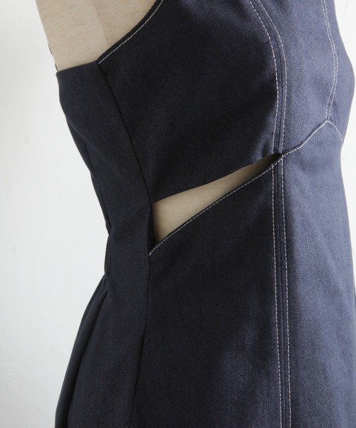 tocco closet(トッコ クローゼット)の「【ZOZO限定】ステッチ入りカットアウトデニムライクキャミワンピース(ワンピース・レディース・インディゴブルー/ブラック・M)」の14枚目の写真