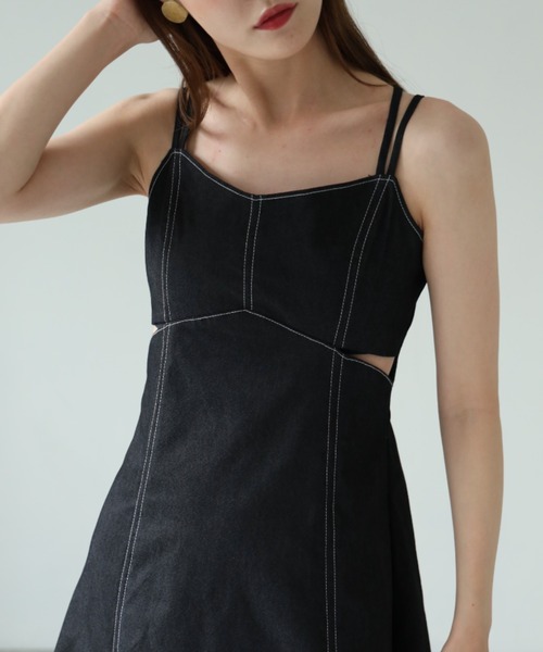 tocco closet(トッコ クローゼット)の「【ZOZO限定】ステッチ入りカットアウトデニムライクキャミワンピース(ワンピース・レディース・インディゴブルー/ブラック・M)」の20枚目の写真