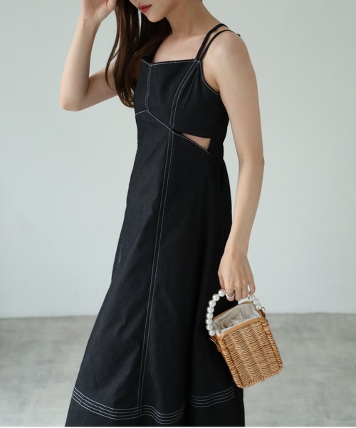 tocco closet(トッコ クローゼット)の「【ZOZO限定】ステッチ入りカットアウトデニムライクキャミワンピース(ワンピース・レディース・インディゴブルー/ブラック・M)」の21枚目の写真