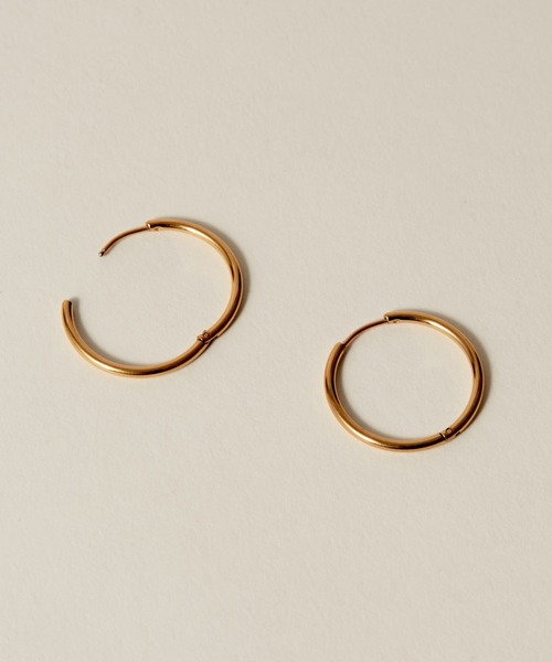 novice（ノーヴィス）の「【novice】Hinged Thin Hoop Pierce［Stainless］（ピアス（両耳用）・レディース・シルバー/ゴールド・FREE）」の11枚目の写真