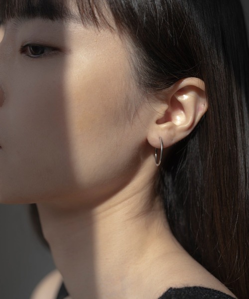 novice（ノーヴィス）の「【novice】Hinged Thin Hoop Pierce［Stainless］（ピアス（両耳用）・レディース・シルバー/ゴールド・FREE）」の10枚目の写真