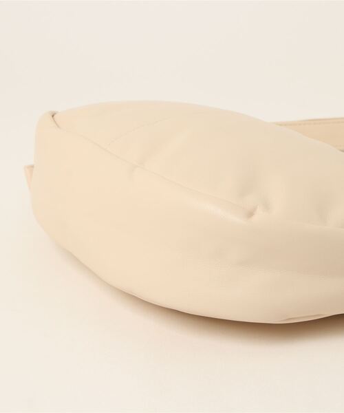 LOWRYS FARM（ローリーズファーム）の「ハーフムーンショルダーＢＡＧ  966225（ショルダーバッグ・レディース・ブラック/グレー/アイボリー・FREE）」の21枚目の写真