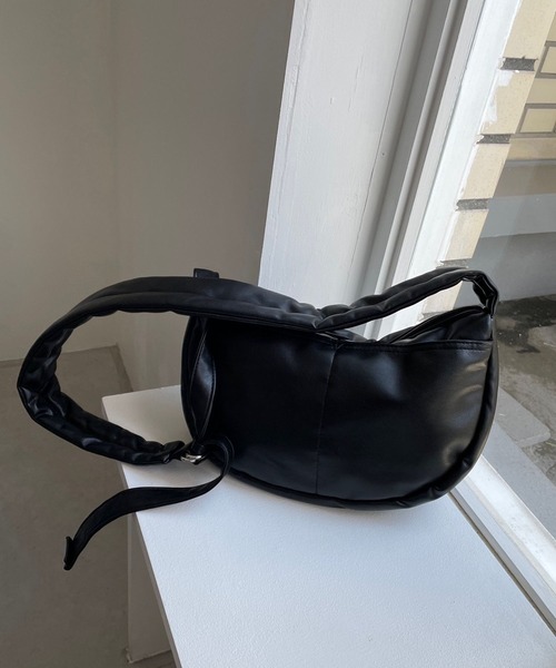 LOWRYS FARM（ローリーズファーム）の「ハーフムーンショルダーＢＡＧ  966225（ショルダーバッグ・レディース・ブラック/グレー/アイボリー・FREE）」の15枚目の写真