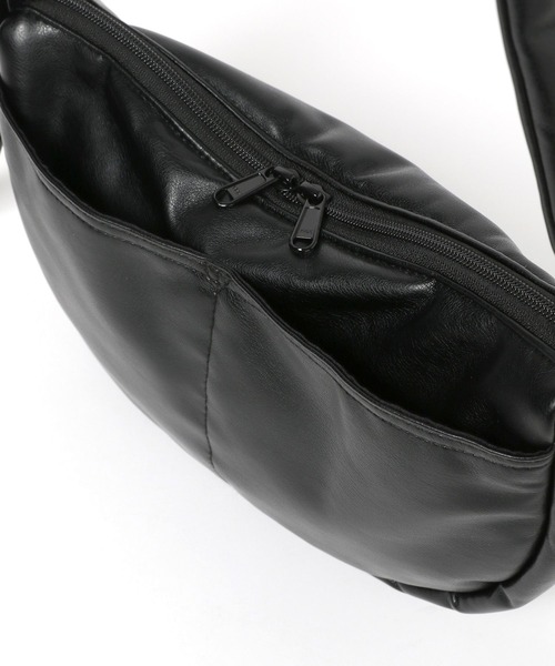 LOWRYS FARM（ローリーズファーム）の「ハーフムーンショルダーＢＡＧ  966225（ショルダーバッグ・レディース・ブラック/グレー/アイボリー・FREE）」の12枚目の写真