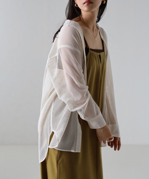 amini(アミニ)の「デザインネックキャミワンピース(Tシャツ/カットソー・レディース・ブラック/ベージュ/オリーブ・MEDIUM)」の14枚目の写真