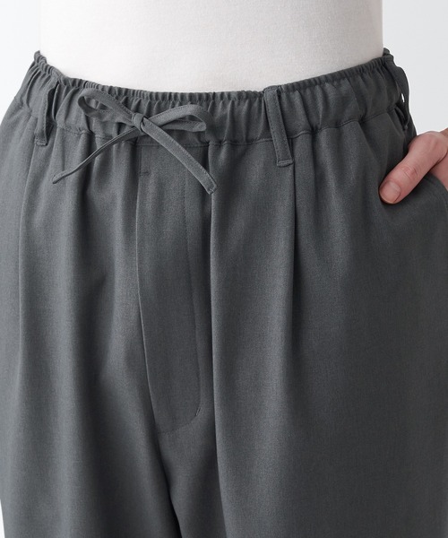 無印良品（ムジルシリョウヒン）の「イージーケアワンタックパンツ（その他パンツ・メンズ・グレー/ブラック・S/XL/M）」の13枚目の写真