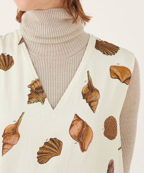 GALERIE VIE（ギャルリー ヴィー）の「ヴィンテージサテン Vネックロングワンピース（ワンピース・レディース・グレー系その他・FREE）」の6枚目の写真