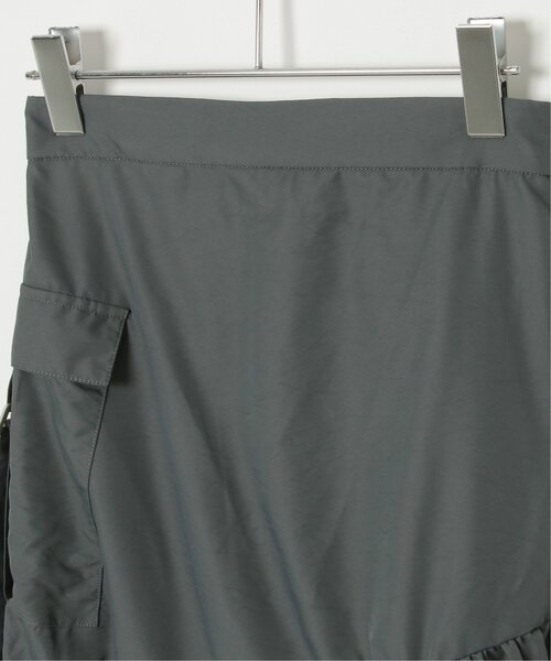 VENCEEXCHANGE（ヴァンスエクスチェンジ）の「ナイロンティアードミリタリースカート（スカート・レディース・チャコールグレー/ブラック/グリーン・FREE）」の18枚目の写真