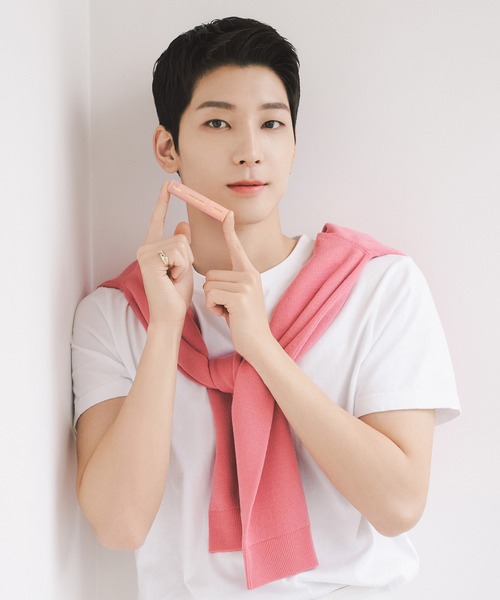 Huxley(ハクスリー)の「【ハクスリー日本公式】SEVENTEEN WONWOO オリジナルフォト付 リップバーム;リーブビハインド 3g(口紅/リップティント/グロス・レディース・4.フェズピンク/5.マラケシュサンセット/6.テラコッタブリック・FREE)」の12枚目の写真