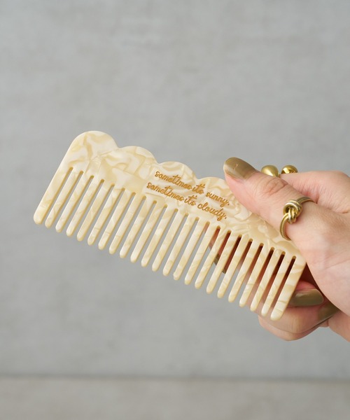BIRTHDAY BAR（バースデイバー）の「アセチ ヘアコーム（ヘアブラシ・レディース・オレンジ/グリーン/ブラウン/イエロー系/ブルー系/グリーン系/アイボリー/ブラック/ブルー・フリー）」の21枚目の写真