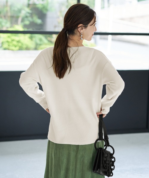 STYLE DELI(スタイルデリ)の「ソフトタッチ◆指あきクルーネックプルオーバー(ニット/セーター・レディース・グレー/ホワイト/ブラック/ホワイト系その他/カーキ・FREE)」の19枚目の写真