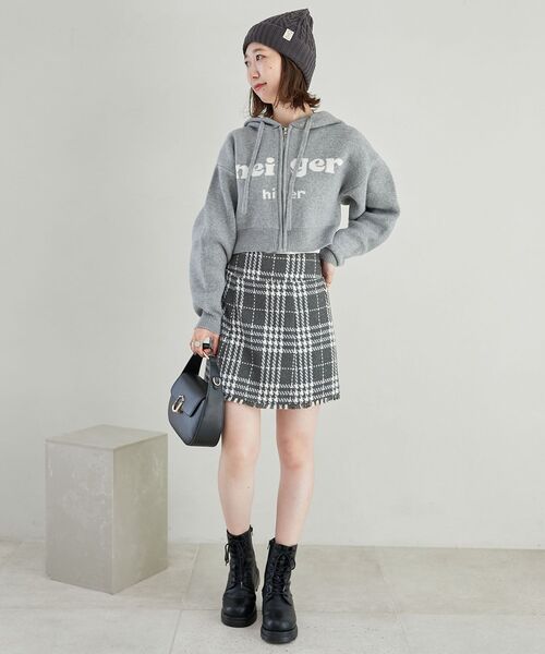 MAJESTIC LEGON(マジェスティックレゴン)の「裾フリンジチェックスカート(スカート・レディース・ブラック系その他/ホワイト系その他2/レッド系その他2/グレー系その他・MEDIUM)」の11枚目の写真