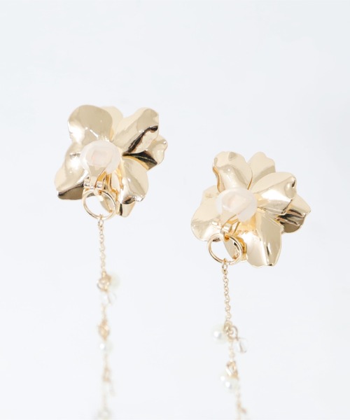 Cupid Heart(キューピッドハート)の「【Cupid Heart】結婚式アクセ!メタルビーズフラワー2WAYイヤリング(イヤリング・レディース・シルバー/ゴールド・MEDIUM)」の6枚目の写真