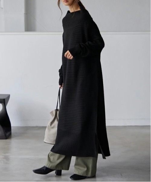 and it_(アンドイット)の「選べる2丈 リブニットゆるタートルネックドルマンワンピース(ワンピース・レディース・ブラウン/ブラック/グレイッシュベージュ・120cm/110cm)」の2枚目の写真