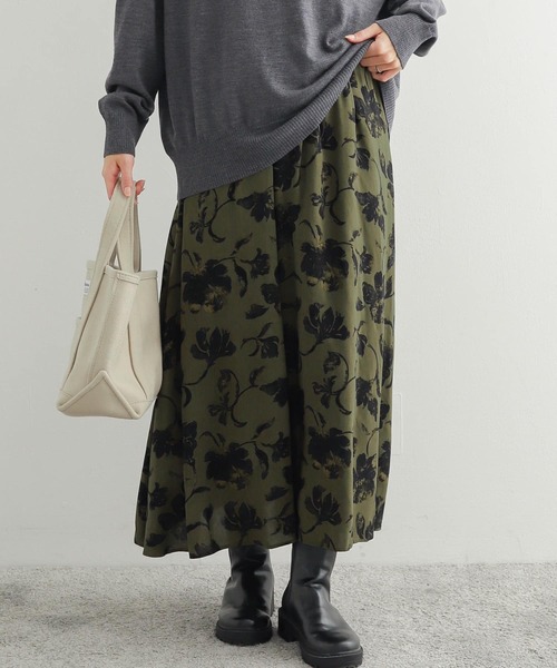 URBAN RESEARCH DOORS(アーバンリサーチドアーズ)の「レーヨンフラワープリントスカート(スカート・レディース・ブラウン系その他/グレー系その他・MEDIUM)」の2枚目の写真