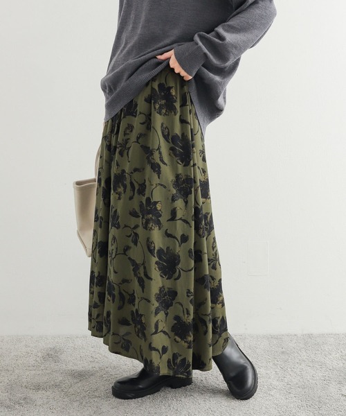 URBAN RESEARCH DOORS(アーバンリサーチドアーズ)の「レーヨンフラワープリントスカート(スカート・レディース・ブラウン系その他/グレー系その他・MEDIUM)」の18枚目の写真