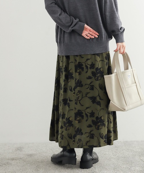URBAN RESEARCH DOORS(アーバンリサーチドアーズ)の「レーヨンフラワープリントスカート(スカート・レディース・ブラウン系その他/グレー系その他・MEDIUM)」の19枚目の写真