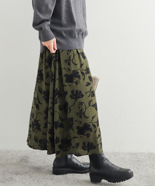 URBAN RESEARCH DOORS(アーバンリサーチドアーズ)の「レーヨンフラワープリントスカート(スカート・レディース・ブラウン系その他/グレー系その他・MEDIUM)」の20枚目の写真