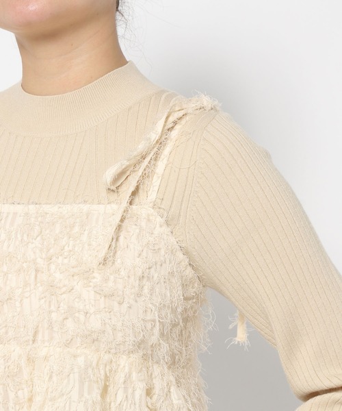 mysty woman(ミスティウーマン)の「フェザーキャミチュニック 997007(シャツ/ブラウス・レディース・ブラック/アイボリー・FREE)」の13枚目の写真