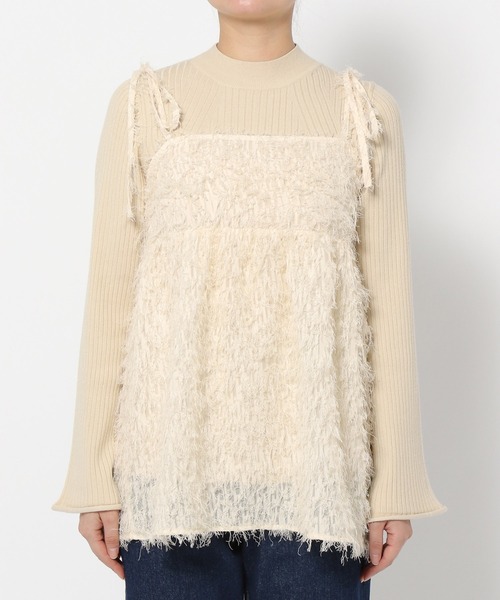 mysty woman(ミスティウーマン)の「フェザーキャミチュニック 997007(シャツ/ブラウス・レディース・ブラック/アイボリー・FREE)」の8枚目の写真