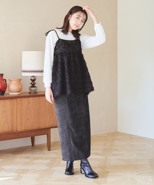 mysty woman(ミスティウーマン)の「フェザーキャミチュニック 997007(シャツ/ブラウス・レディース・ブラック/アイボリー・FREE)」の18枚目の写真