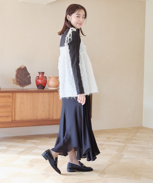 mysty woman(ミスティウーマン)の「フェザーキャミチュニック 997007(シャツ/ブラウス・レディース・ブラック/アイボリー・FREE)」の20枚目の写真