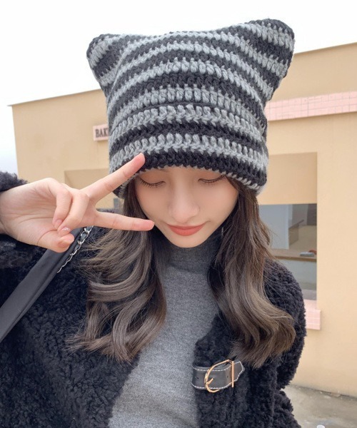 B.I.D.（ビーアイディー）の「ボーダーニットキャップ 猫耳 Y2K(MA)（ニットキャップ/ビーニー・レディース・ピンク/ブラウン/グレー・FREE）」の2枚目の写真